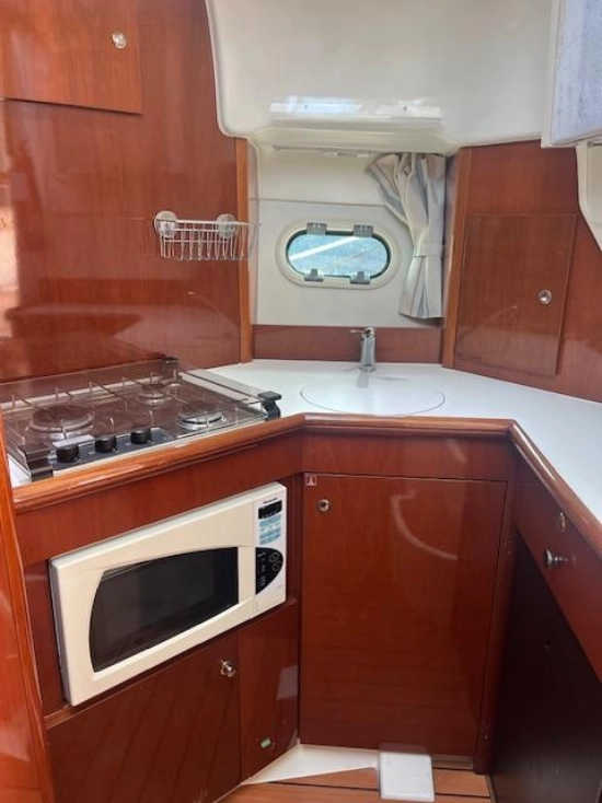 Jeanneau Prestige 32 usado à venda