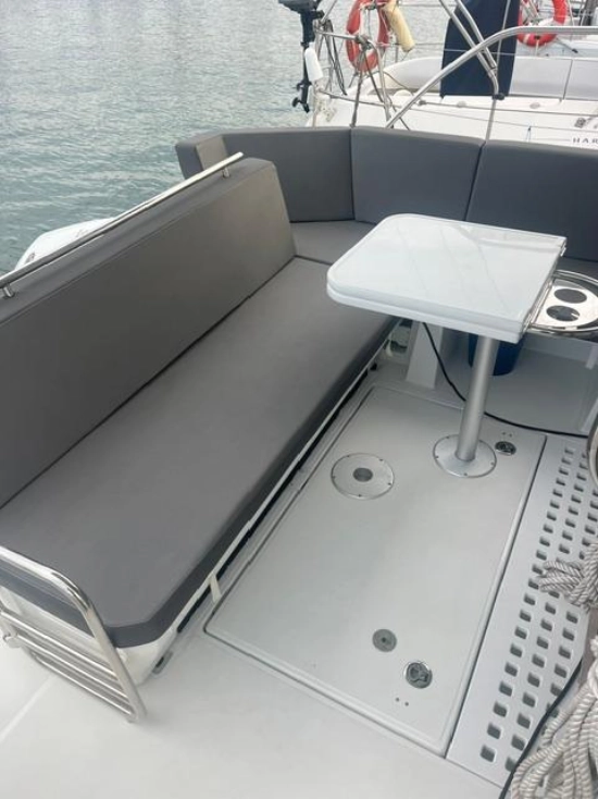 Beneteau Antares 11 Fly OB usata in vendita