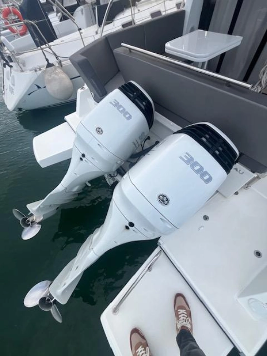 Beneteau Antares 11 Fly OB usata in vendita