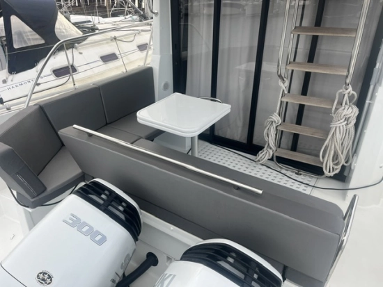 Beneteau Antares 11 Fly OB usata in vendita