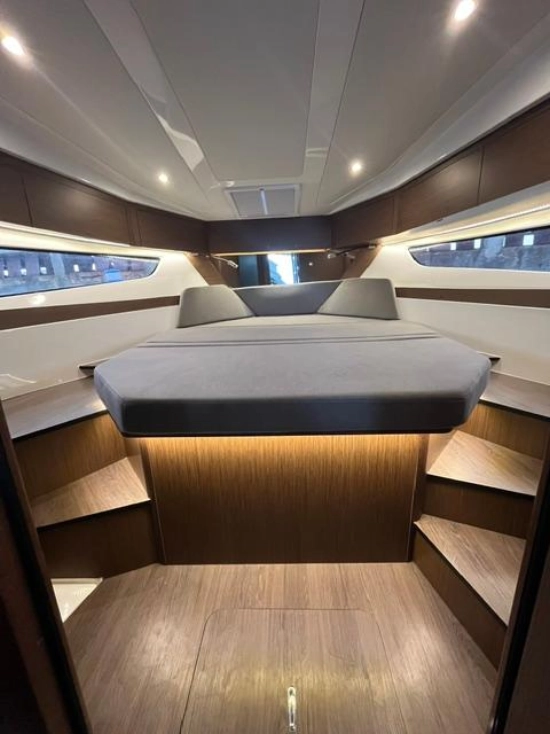 Beneteau Antares 11 Fly OB usata in vendita