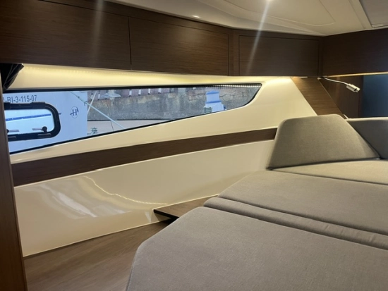 Beneteau Antares 11 Fly OB usata in vendita