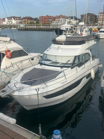 Beneteau Antares 11 Fly OB usata in vendita