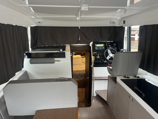Beneteau Antares 11 Fly OB usata in vendita