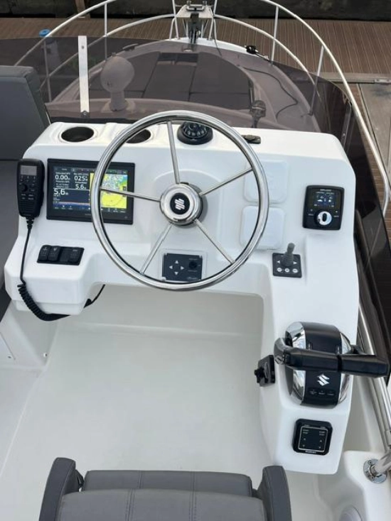 Beneteau Antares 11 Fly OB usata in vendita
