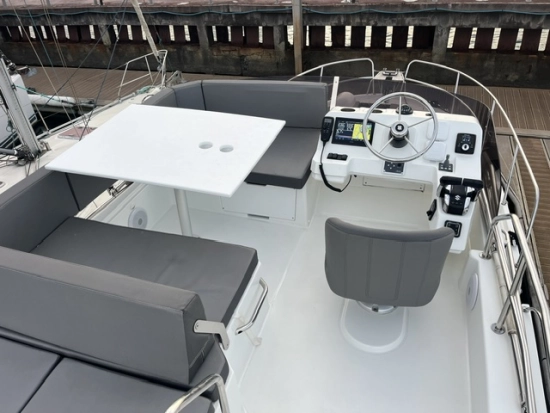 Beneteau Antares 11 Fly OB usata in vendita