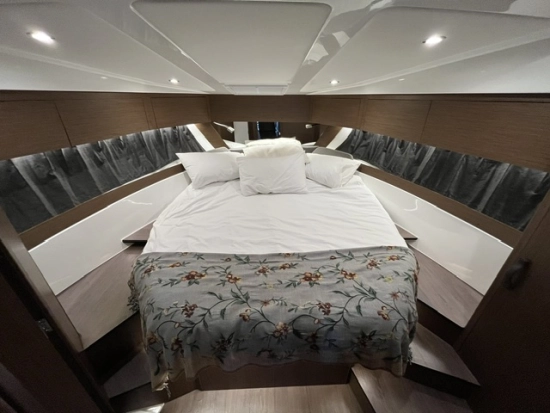 Beneteau Antares 11 Fly OB usata in vendita