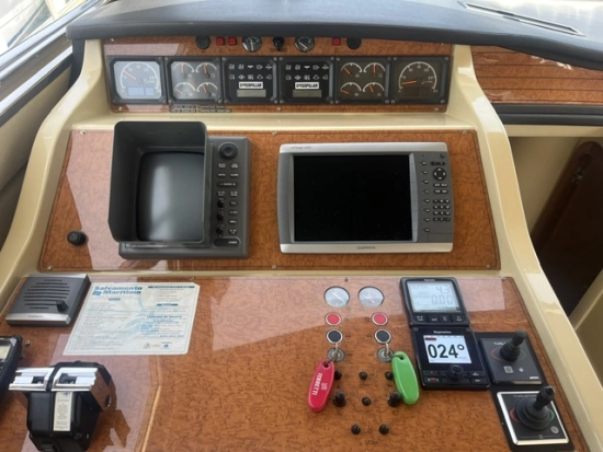 Ferretti 53 ANIVERSARIO usado à venda