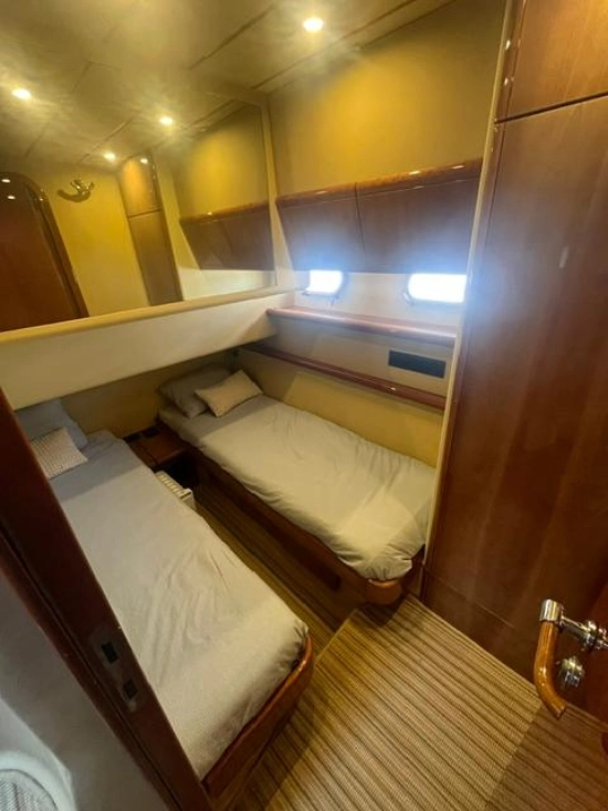 Ferretti 53 ANIVERSARIO usado à venda