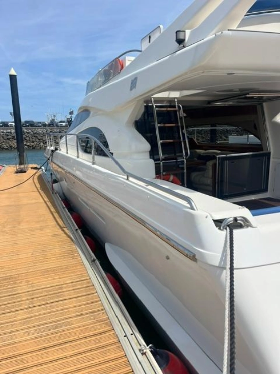 Ferretti 53 ANIVERSARIO usado à venda