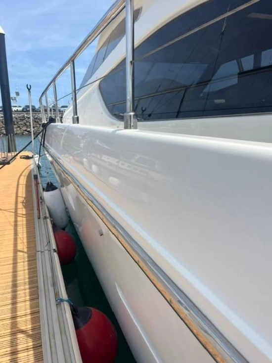 Ferretti 53 ANIVERSARIO usado à venda