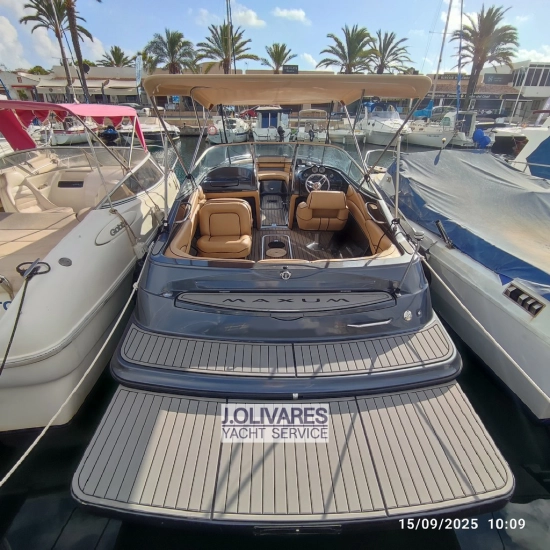 Maxum 2300SC usado à venda