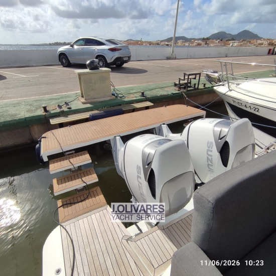 Sealine C390V de segunda mano en venta