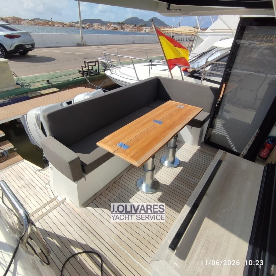 Sealine C390V de segunda mano en venta