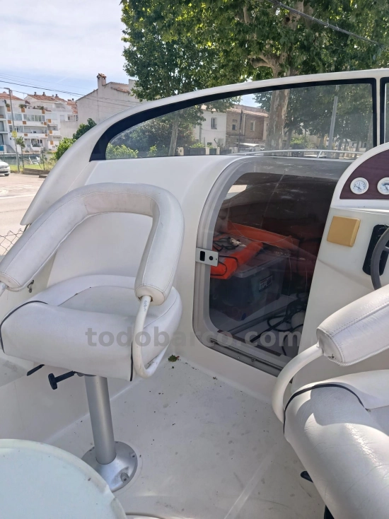 Quicksilver Cruiser 650 usado à venda