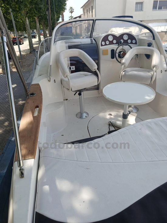 Quicksilver Cruiser 650 usado à venda