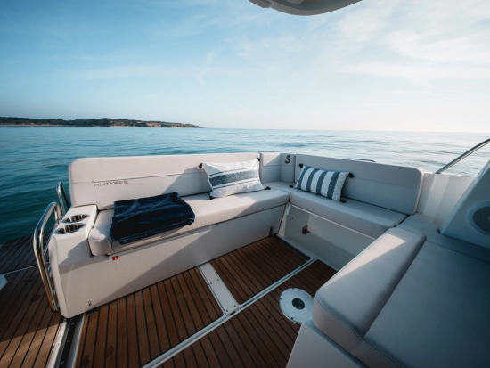 Beneteau Antares 9 V2 nuova in vendita