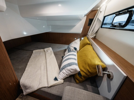 Beneteau Antares 9 V2 nuova in vendita