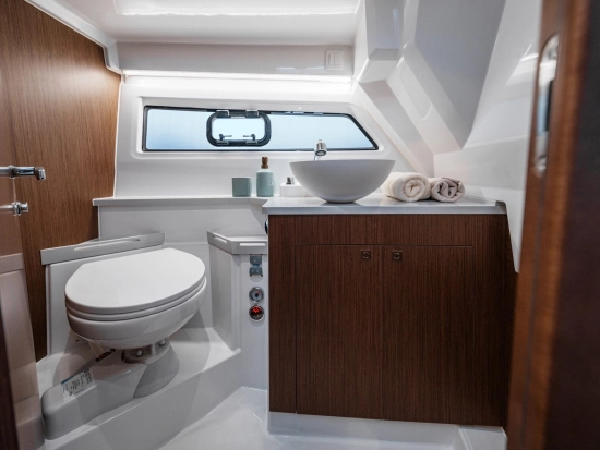 Beneteau Antares 9 V2 nuova in vendita
