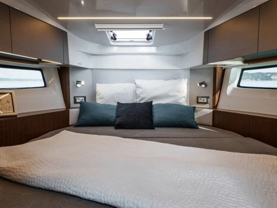 Beneteau Antares 9 V2 nuova in vendita