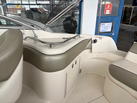 Sea Ray Sundeck 240 usado à venda