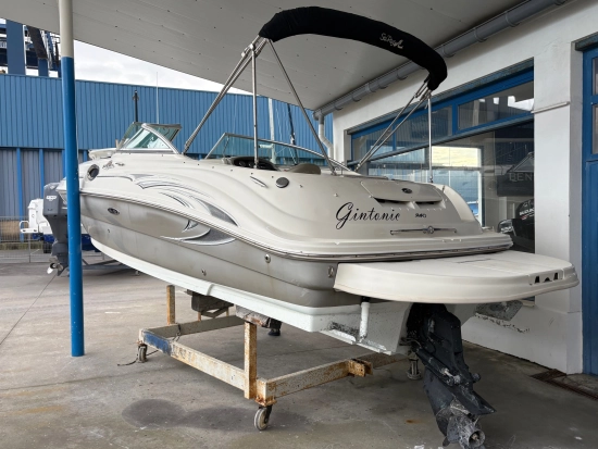 Sea Ray Sundeck 240 usado à venda