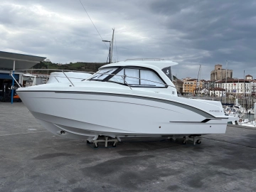 Beneteau Antares 7 nuevo en venta
