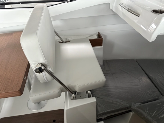 Beneteau Antares 7 nuevo en venta