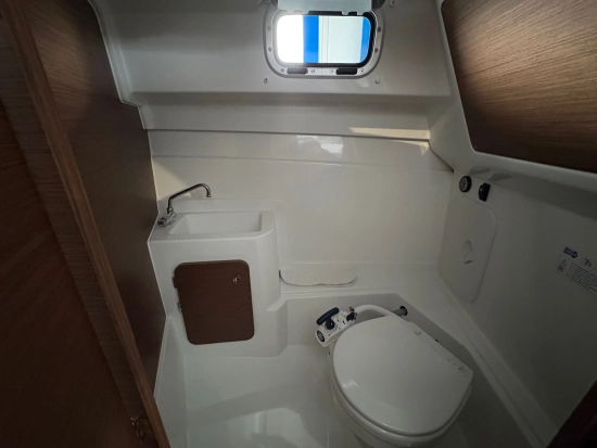 Beneteau Antares 7 nuevo en venta