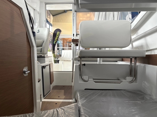 Beneteau Antares 7 nuevo en venta