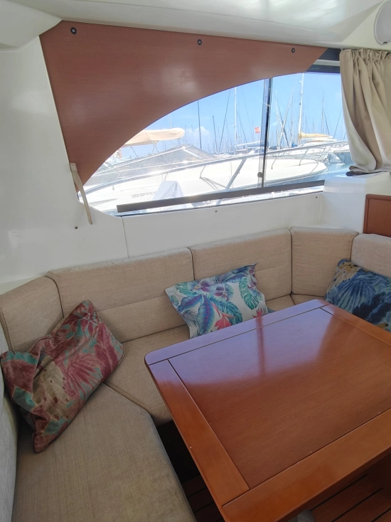 Beneteau Antares 30 Fly usata in vendita