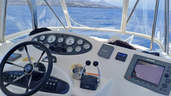 Riviera 37 usado à venda