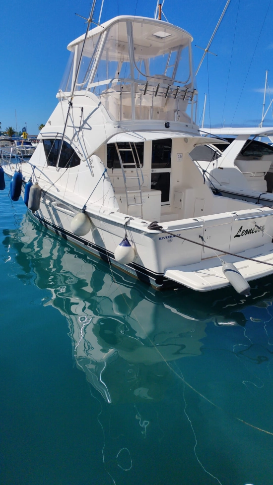 Riviera 37 usado à venda