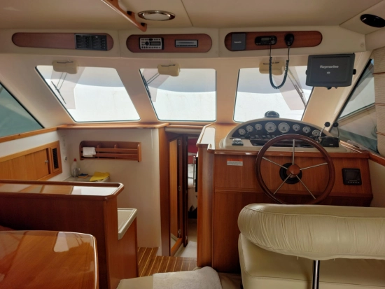 Riviera 37 usado à venda