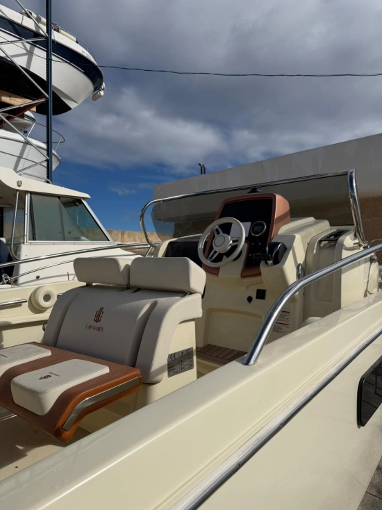 Invictus Yacht Cx 240 usata in vendita