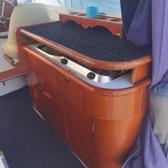 Beneteau Antares 760 usado à venda