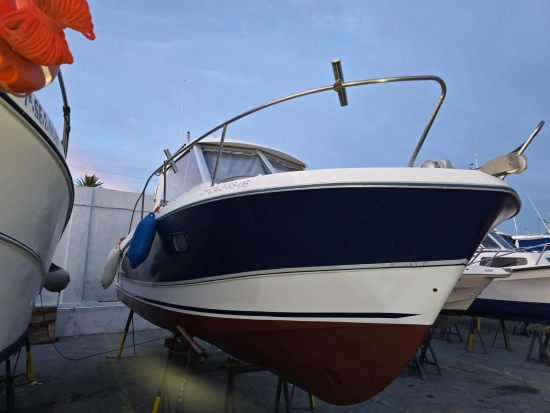 Beneteau Antares 760 usado à venda