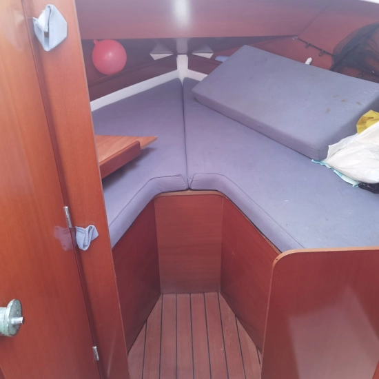Beneteau Antares 760 usado à venda
