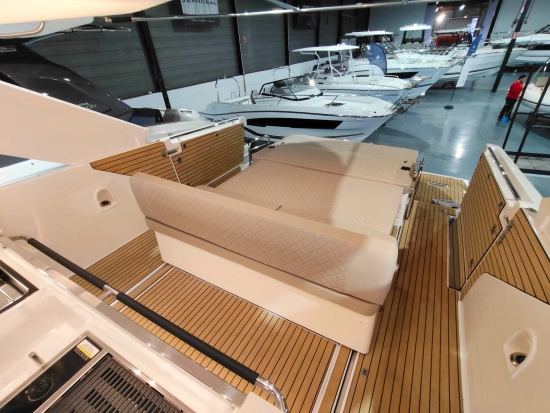 Jeanneau DB 37 nuevo en venta