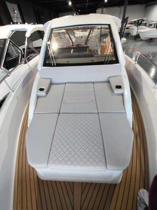 Jeanneau DB 37 nuevo en venta