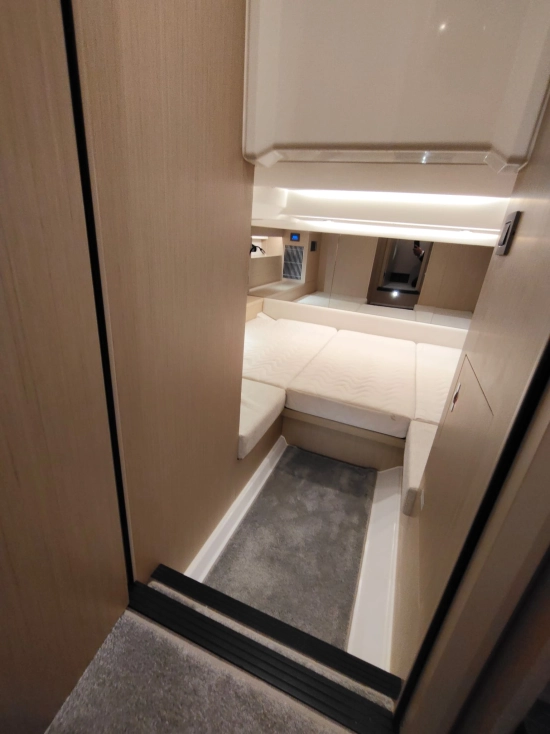 Jeanneau DB 37 nuevo en venta