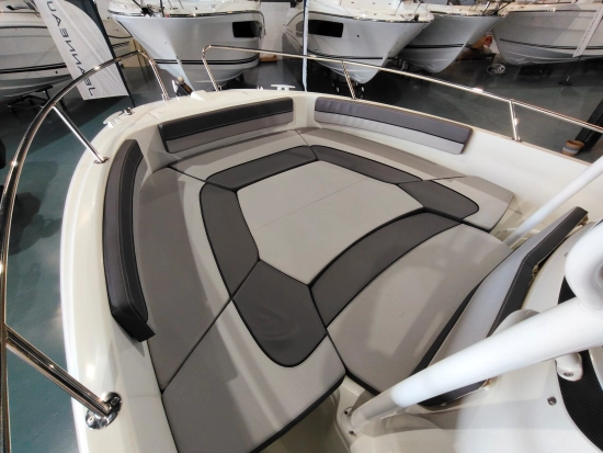 Jeanneau Cap Camarat 6.5 Cc Serie 3 de segunda mano en venta