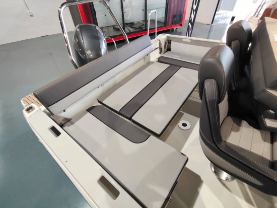 Jeanneau Cap Camarat 6.5 Cc Serie 3 de segunda mano en venta