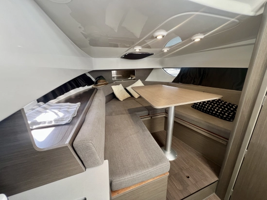 Beneteau Flyer 9 Sundeck usado à venda