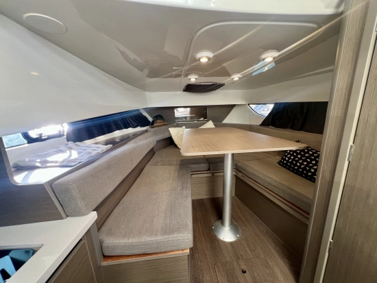 Beneteau Flyer 9 Sundeck usado à venda