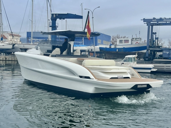 Solaris Power 40 Open usado à venda