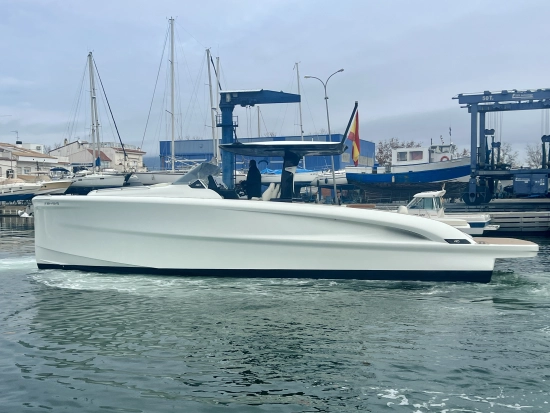 Solaris Power 40 Open usado à venda