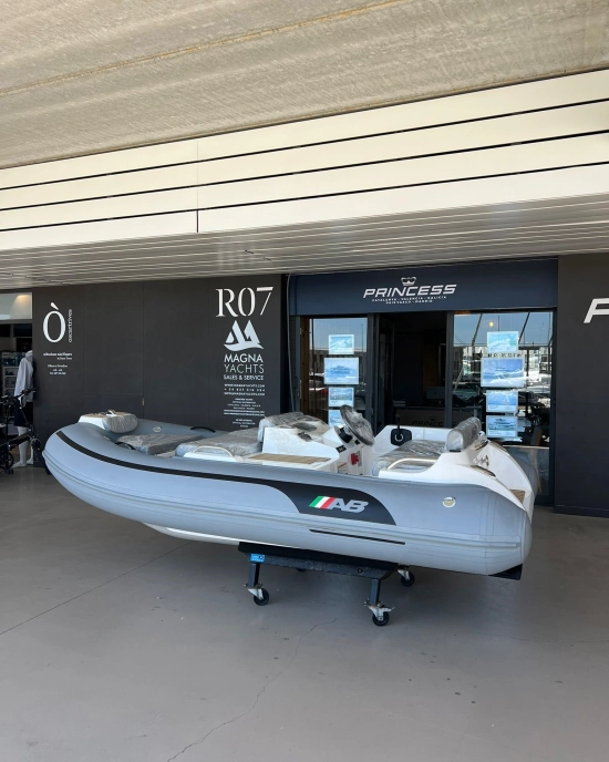 AB INFLATABLES 330 JET TENDER nuevo en venta