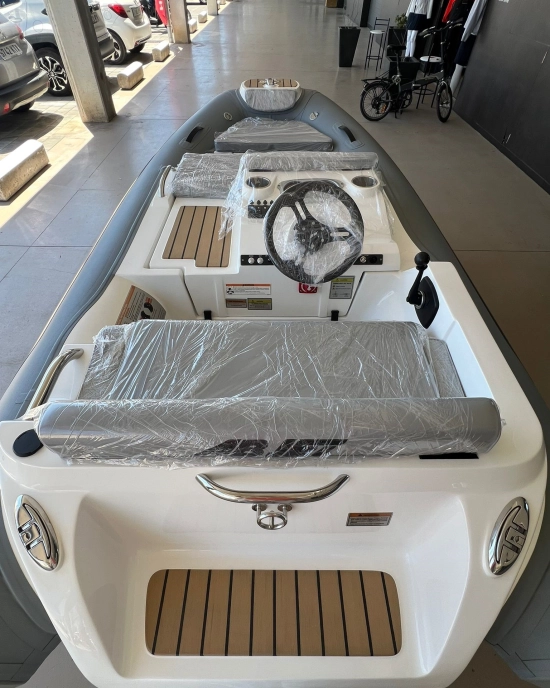 AB INFLATABLES 330 JET TENDER nuevo en venta