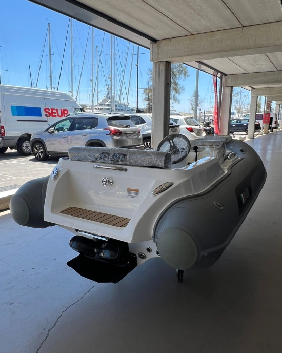 AB INFLATABLES 330 JET TENDER nuevo en venta